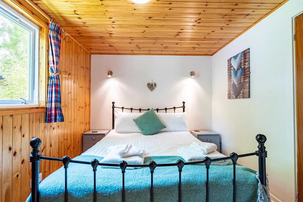 Bracken Lodge 7 With Hot Tub Belladrum Екстериор снимка