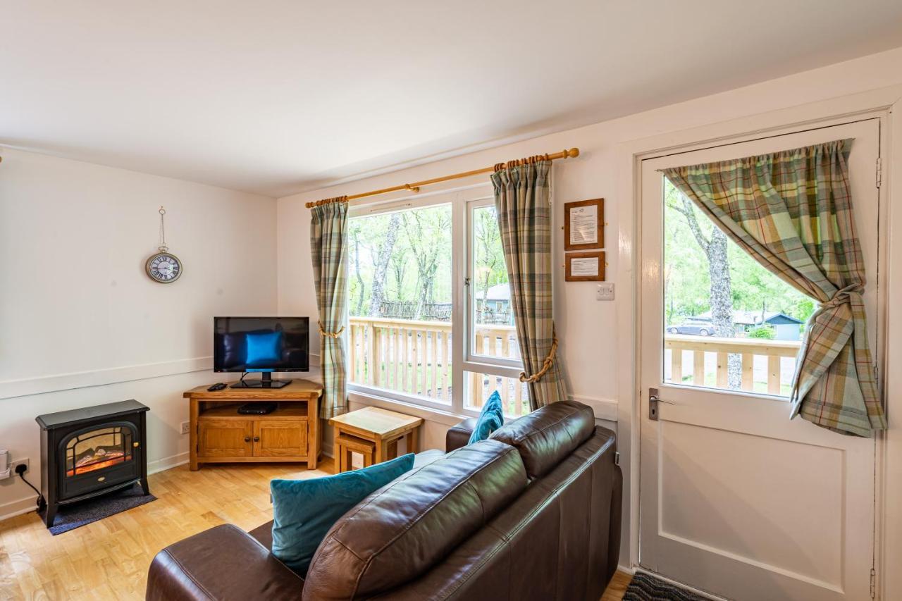 Bracken Lodge 7 With Hot Tub Belladrum Екстериор снимка